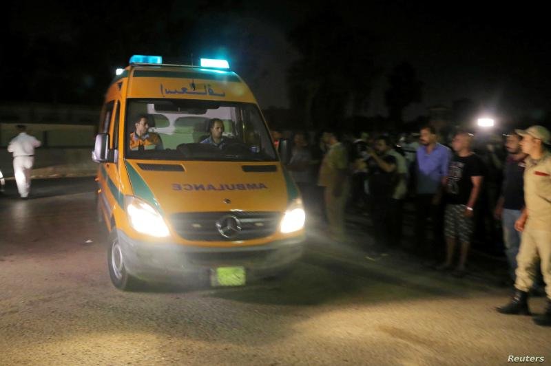 مصرع شخص وإصابة 2 أخرين إثر انهيار جزئى بأحد المولات فى التجمع الخامس مصرع شخص وإصابة 2 أخرين إثر انهيار جزئى بأحد المولات فى التجمع الخامس