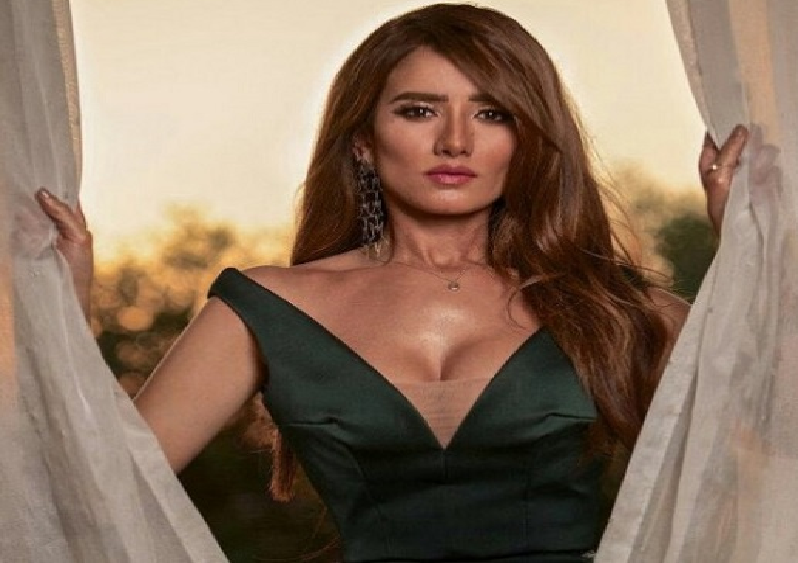 زينة تواصل تصوير فيلم "الاسكندراني" زينة تواصل تصوير فيلم "الاسكندراني"