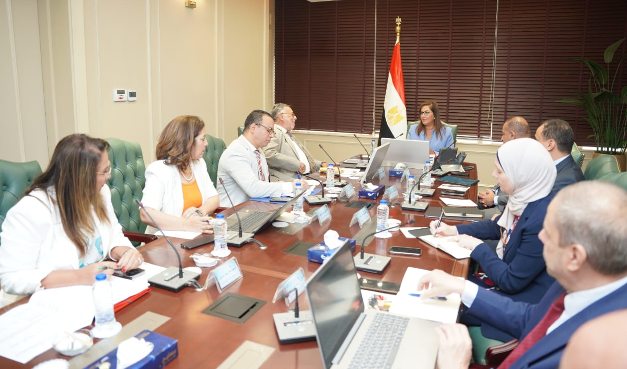 وزيرة التخطيط المصرية تتابع الموقف التنفيذي لمستهدفات خطة التنمية الاقتصادية والاجتماعية للعام المالي الحالي 23/2024 وزيرة التخطيط المصرية تتابع الموقف التنفيذي لمستهدفات خطة التنمية الاقتصادية والاجتماعية للعام المالي الحالي 23/2024