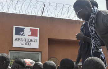 قرار عاجل من المحكمة العليا في النيجر بشأن السفير الفرنسي