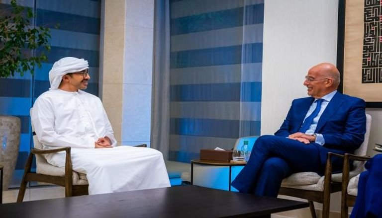 الإمارات.. الشيخ عبد الله بن زايد يبحث مع وزير الدفاع اليوناني تعزيز الشراكة الاستراتيجية الإمارات.. الشيخ عبد الله بن زايد يبحث مع وزير الدفاع اليوناني تعزيز الشراكة الاستراتيجية