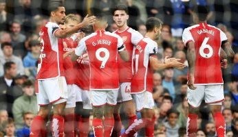 الليلة.. أرسنال يستضيف آيندهوفن فى دوري أبطال أوروبا