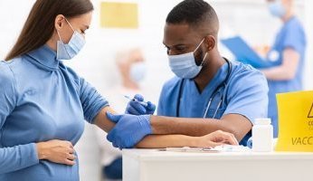 دراسة حديثه.. ارتفاع درجة حرارة السيدة الحامل تزيد من خطر حدوث التسمم واضطرابات التخثر