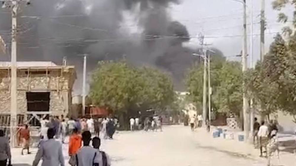 تفجير انتحاري يتسبب في مقتل 7 أشخاص بمقهى وسط الصومال تفجير انتحاري يتسبب في مقتل 7 أشخاص بمقهى وسط الصومال