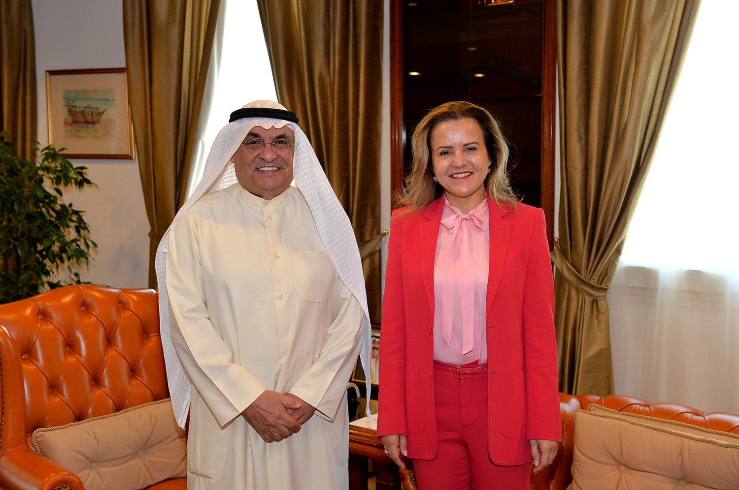 (غرفة التجارة الكويتية ) تبحث مع السفيرة الفرنسية ترتيبات اجتماع لجنة الصداقة المشتركة (غرفة التجارة الكويتية ) تبحث مع السفيرة الفرنسية ترتيبات اجتماع لجنة الصداقة المشتركة