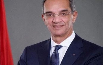 المصرية للاتصالات توفر منحًا دراسية بالجامعات لأوائل الخريجين بمدرسة "وي" للتكنولوجيا