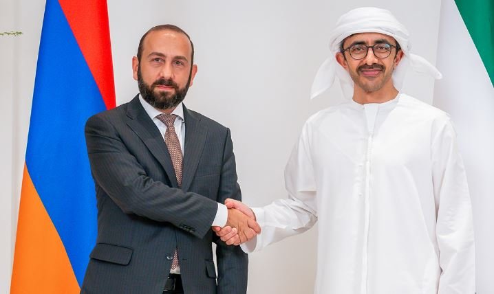 الإمارات وأرمينيا تبحثان تعزيز العلاقات الثنائية بين البلدين الإمارات وأرمينيا تبحثان تعزيز العلاقات الثنائية بين البلدين