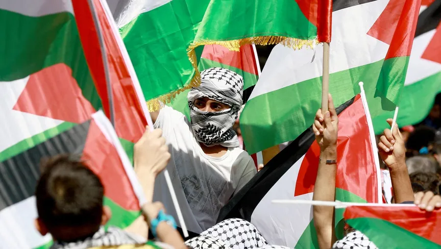 شعوب العالم تنتفض.. مئات الآلاف يتظاهرون تضامنا مع فلسطين شعوب العالم تنتفض.. مئات الآلاف يتظاهرون تضامنا مع فلسطين