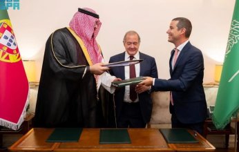 «الطيران المدني السعودية» توقّع مع وزارة البنية التحتية البرتغالية اتفاقية خدمات النقل الجوي