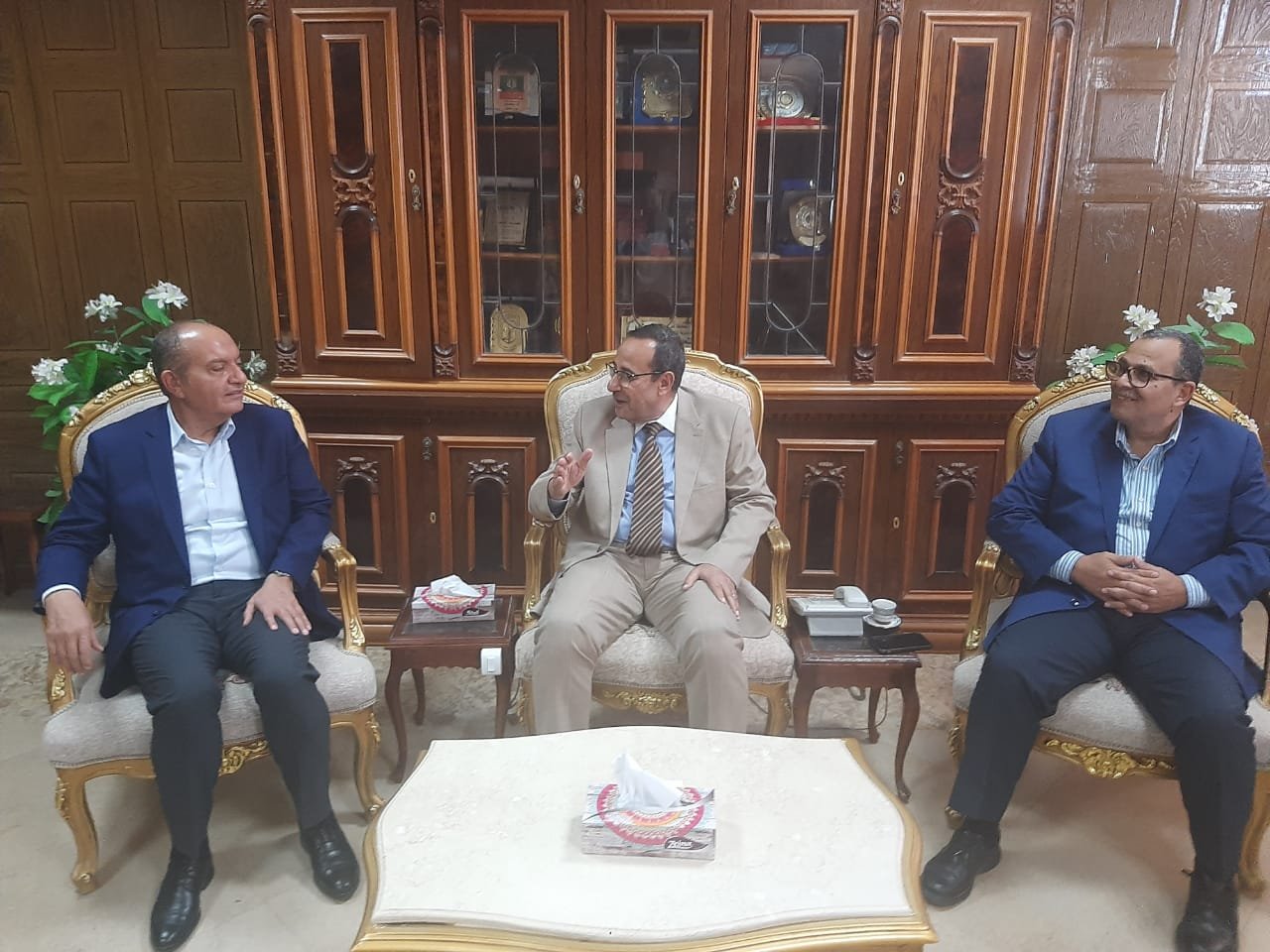 محافظ شمال سيناء يستقبل السفير الأردني بالقاهرة محافظ شمال سيناء يستقبل السفير الأردني بالقاهرة