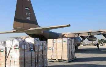 تمهيدًا لنقلها إلى قطاع غزة.. وصول مساعدات إنسانية من الأردن لمطار العريش