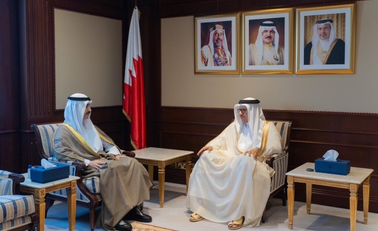 وزير الخارجية البحريني يستقبل سفير دولة الكويت وزير الخارجية البحريني يستقبل سفير دولة الكويت