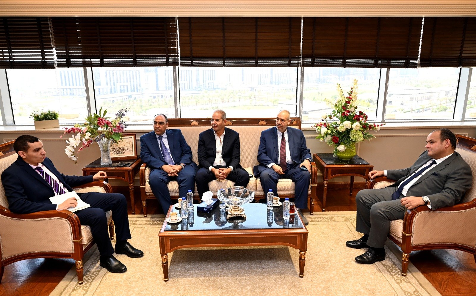 وزير التجارة والصناعة يبحث مع شركة البشائر السعودية خطتها لإقامة مشروع بالسوق المصري باستثمارات مبدئية مليار جنيه خلال المرحلة المقبلة وزير التجارة والصناعة يبحث مع شركة البشائر السعودية خطتها لإقامة مشروع بالسوق المصري باستثمارات مبدئية مليار جنيه خلال المرحلة المقبلة