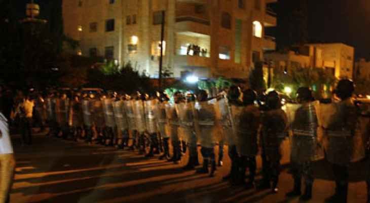 محاولة اقتحام مبنى سفارة تل أبيب في الأردن محاولة اقتحام مبنى سفارة تل أبيب في الأردن