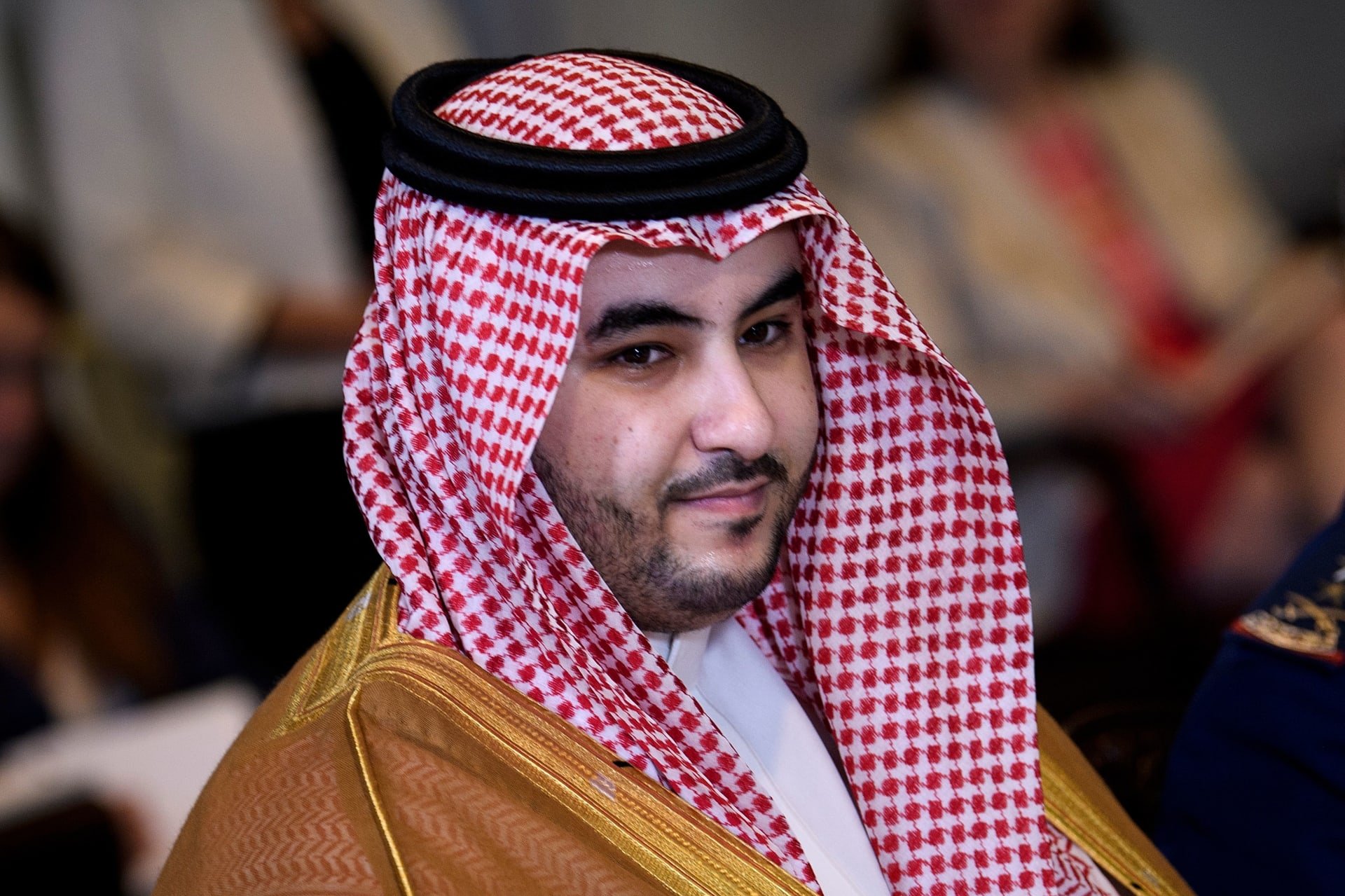 سمو وزير الدفاع يؤكد على ضرورة تهدئة الأوضاع في غزة واحترام القانون الدولي لعودة الأمن والاستقرار للشعب الفلسطيني الشقيق سمو وزير الدفاع يؤكد على ضرورة تهدئة الأوضاع في غزة واحترام القانون الدولي لعودة الأمن والاستقرار للشعب الفلسطيني الشقيق