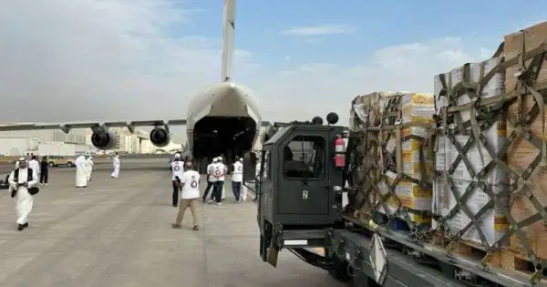 إقلاع أولى طائرات الجسر الجوي الكويتي لإغاثة الفلسطينيين إقلاع أولى طائرات الجسر الجوي الكويتي لإغاثة الفلسطينيين