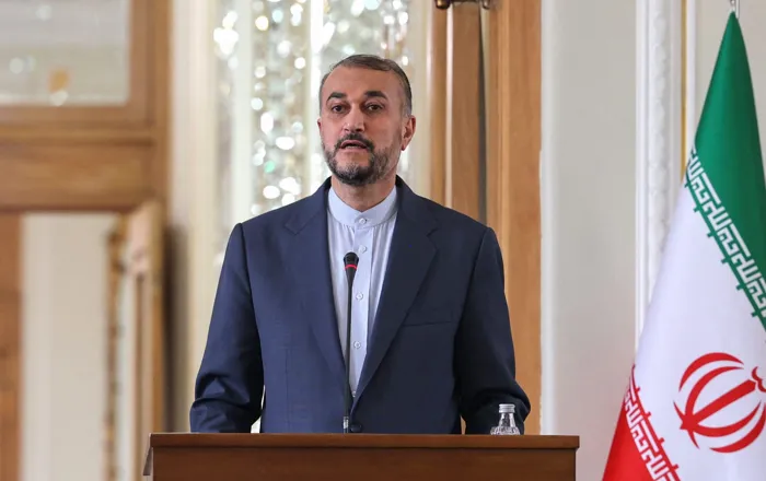 وزير الخارجية الإيراني: يجب وقف جرائم الحرب التي يرتكبها الاحتلال بغزة وزير الخارجية الإيراني: يجب وقف جرائم الحرب التي يرتكبها الاحتلال بغزة