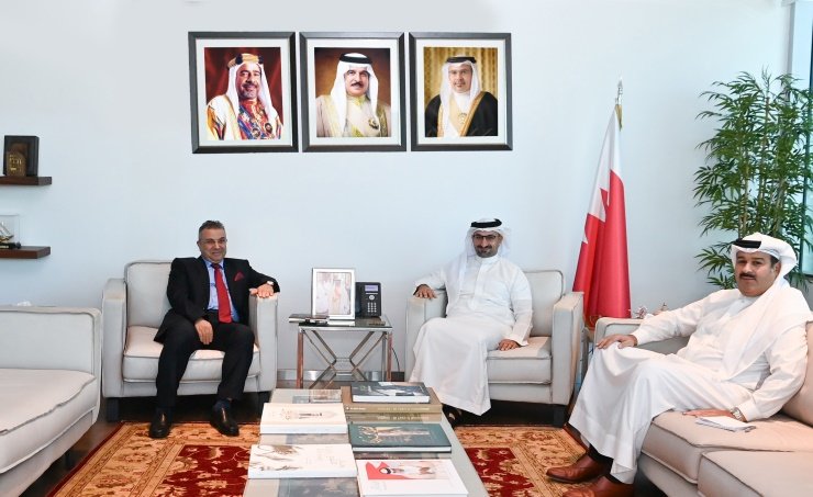 البحرين والجزائر يبحثان سبل تعزيز التعاون بين البلدين البحرين والجزائر يبحثان سبل تعزيز التعاون بين البلدين