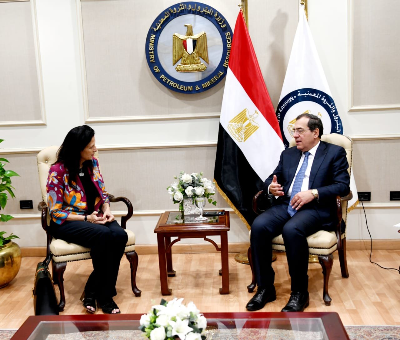 الملا يستعرض برامج ومنح الدراسة التي تقدمها هيئة فولبرايت بين مصر والولايات المتحدة الأمريكية الملا يستعرض برامج ومنح الدراسة التي تقدمها هيئة فولبرايت بين مصر والولايات المتحدة الأمريكية