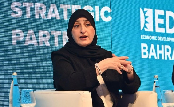 البحرين: جلسة نقاشية بعنوان (المرأة في مجال التكنولوجيا المالية التحولات في المسارات المهنية وريادة الأعمال) البحرين: جلسة نقاشية بعنوان (المرأة في مجال التكنولوجيا المالية التحولات في المسارات المهنية وريادة الأعمال)