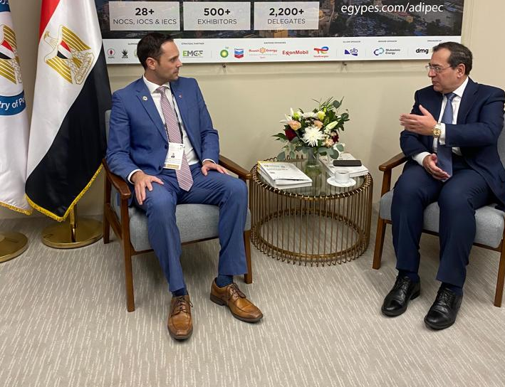 الملا يؤكد حرص شركاء الكنديين على التوسع في أنشطتهم في السوق المصريه فى إطار التعاون المثمر والمستمر بين الجانبين. الملا يؤكد حرص شركاء الكنديين على التوسع في أنشطتهم في السوق المصريه فى إطار التعاون المثمر والمستمر بين الجانبين.