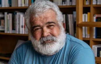 وفاة الكاتب والشاعر السوري خالد خليفة عن عمر ناهز 59 عامًا