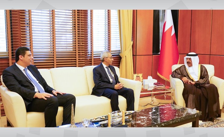 وزير الديوان الملكي البحريني يستقبل السفير المصري بمناسبة انتهاء فترة عمله وزير الديوان الملكي البحريني يستقبل السفير المصري بمناسبة انتهاء فترة عمله