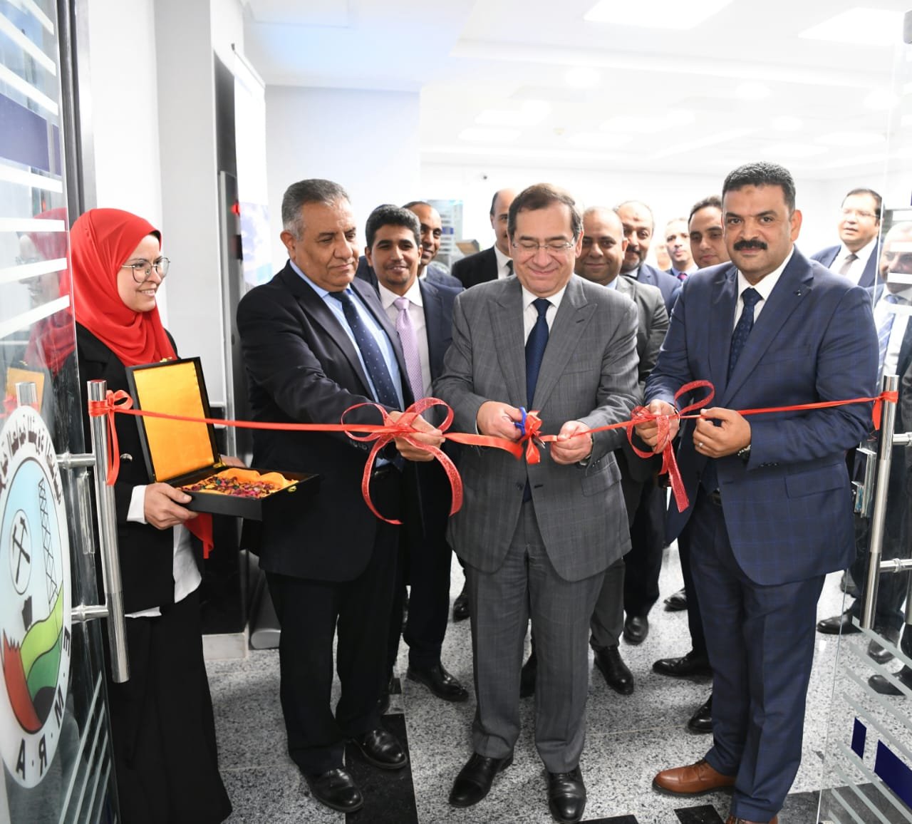 الملا يتابع تطورات انشاء المنصة الرقمية الموحدة للخامات التعدينية واصدار التراخيص و يفتتح مركز المعلومات الملا يتابع تطورات انشاء المنصة الرقمية الموحدة للخامات التعدينية واصدار التراخيص و يفتتح مركز المعلومات
