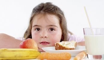 قبل فصل الشتاء.. نصائح لزيادة مناعة طفلك