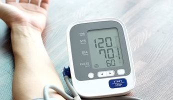 دراسة حديثه.. قلة النوم تزيد فرص الإصابة بارتفاع ضغط الدم