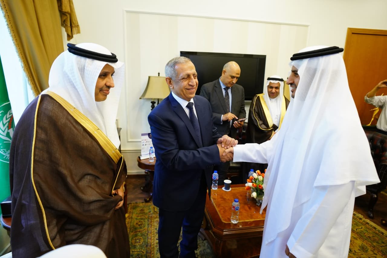 وزير النقل المصري يترأس اجتماع المكتب التنفيذي لمجلس وزراء النقل العرب وزير النقل المصري يترأس اجتماع المكتب التنفيذي لمجلس وزراء النقل العرب