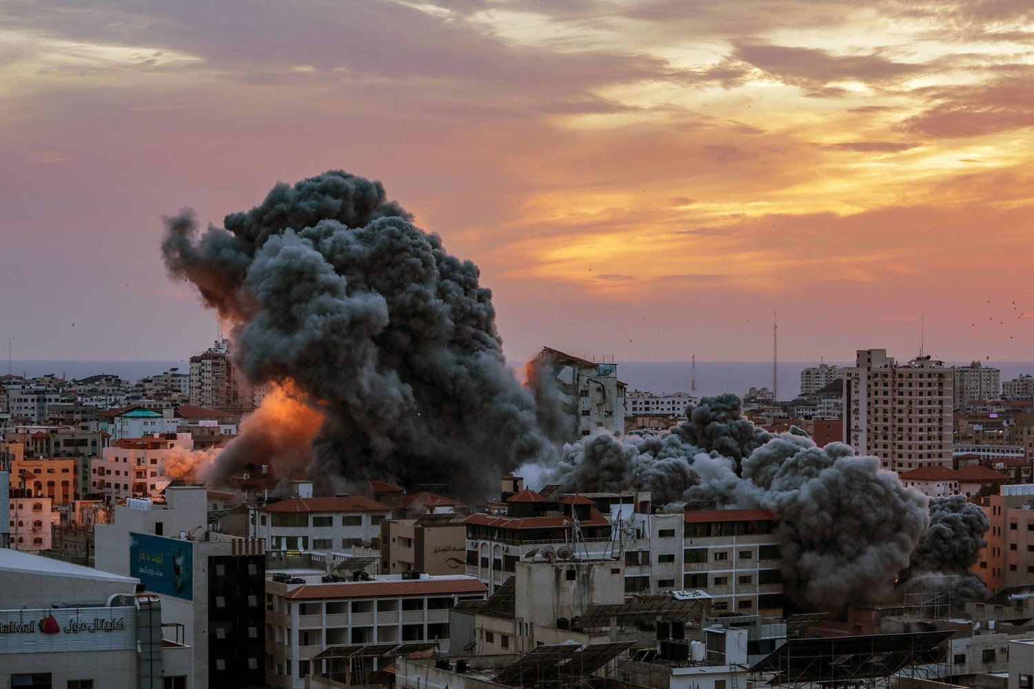 الصحة الفلسطينية: 413 شهيدا بينهم 78 طفلا و41 سيدة وإصابة 2300 آخرين الصحة الفلسطينية: 413 شهيدا بينهم 78 طفلا و41 سيدة وإصابة 2300 آخرين