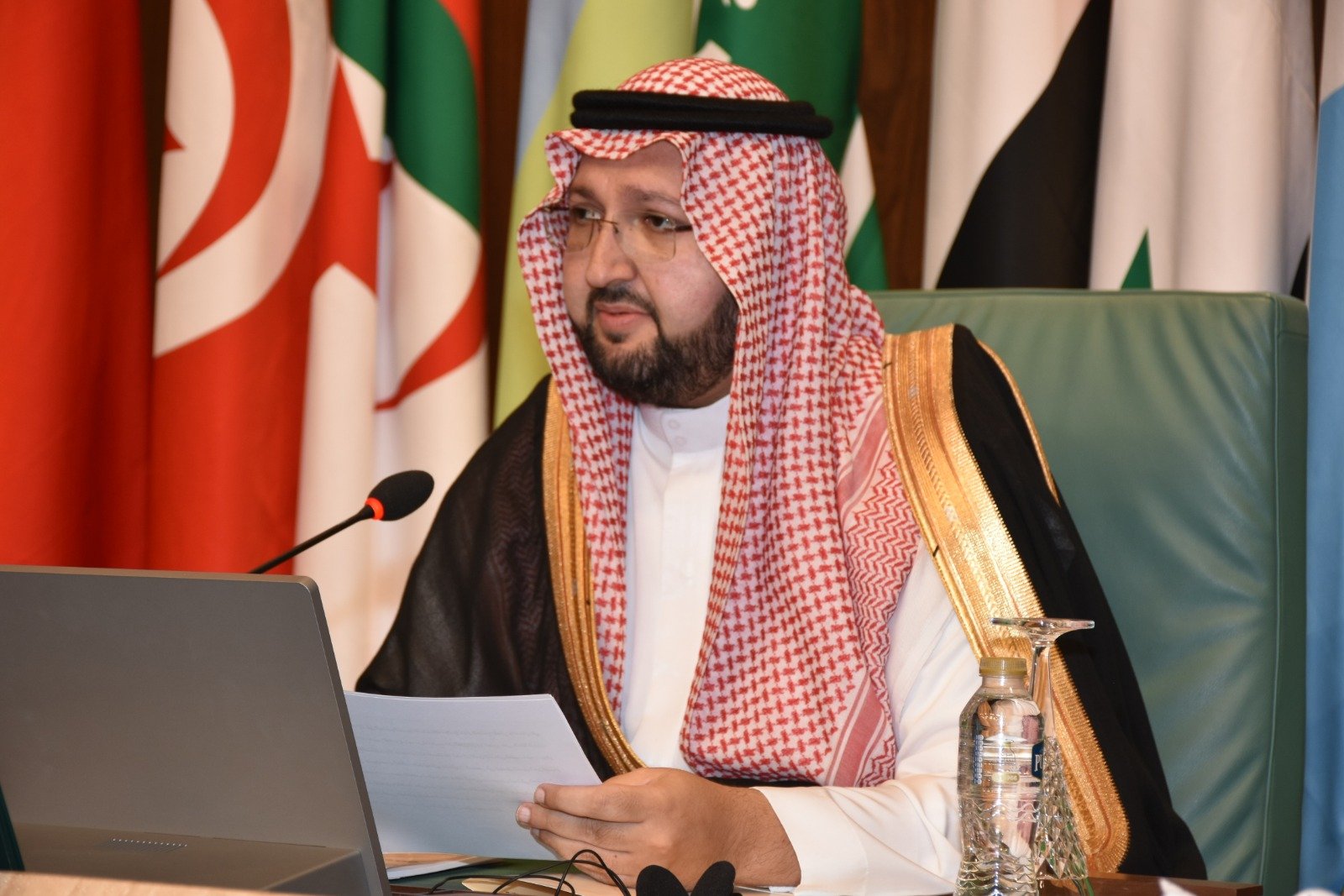 الأمير عبد العزيز بن طلال يطالب بفتح المجال لكل الاحتياجات الإغاثية والدوائية والغذائية لقطاع غزة الأمير عبد العزيز بن طلال يطالب بفتح المجال لكل الاحتياجات الإغاثية والدوائية والغذائية لقطاع غزة