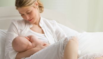 دراسة حديثه.. الرضاعة الطبيعية تقلل مستوى دهون الجسم للأطفال في سن التاسعة