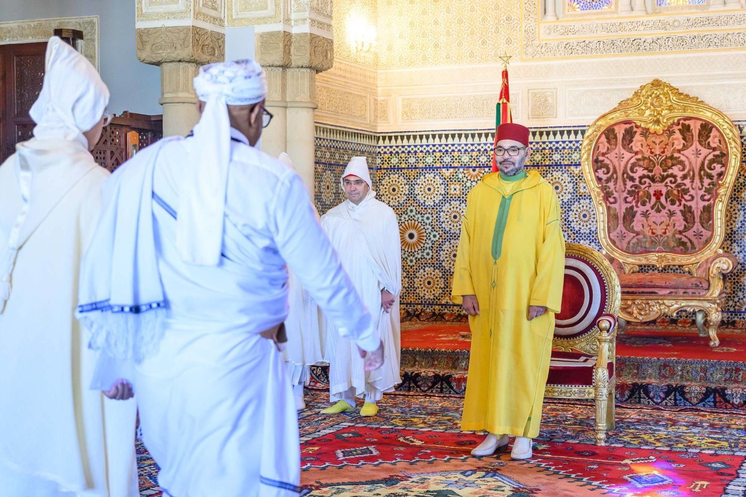 العاهل المغربي يتسلم أوراق اعتماد عدد من السفراء الجدد العاهل المغربي يتسلم أوراق اعتماد عدد من السفراء الجدد