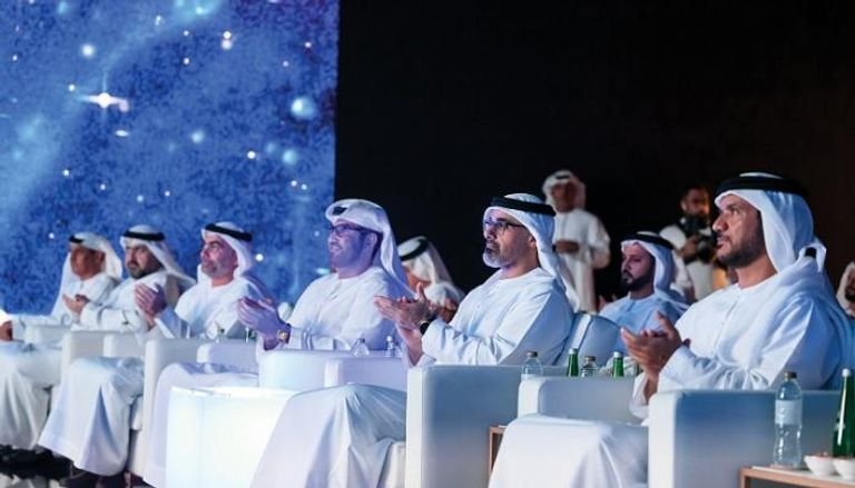 الشيخ خالد بن محمد بن زايد يدشن برنامج الإمارات لطاقة الرياح الشيخ خالد بن محمد بن زايد يدشن برنامج الإمارات لطاقة الرياح