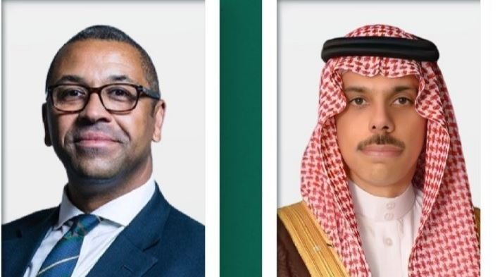 وزير الخارجية السعودي يجري اتصالاً هاتفياً بنظيره البريطاني وزير الخارجية السعودي يجري اتصالاً هاتفياً بنظيره البريطاني