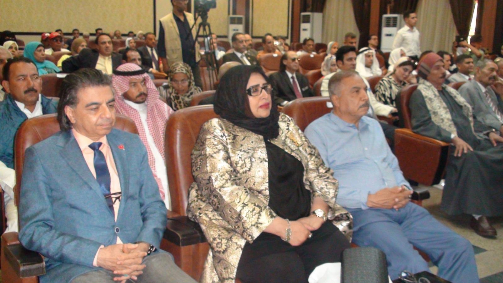 المؤتمر الثقافي العربي الدولي الأول للقبائل بالقاهره يمنح الإعلامية هناء العصفور درع التميز 1 khaligyoun81093