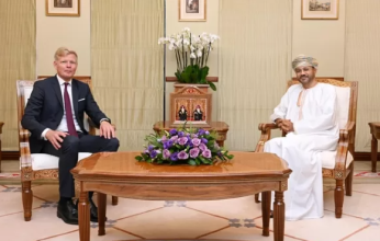 وزير الخارجية العماني يبحث تطورات الأوضاع اليمنية مع مبعوث الأمم المتحدة