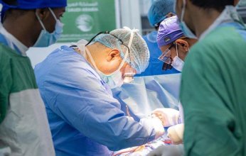 «سلمان للإغاثة» يدشن برنامجين لجراحة العظام وتغيير المفاصل ولأمراض وجراحات القلب في مدينة المكلا بحضرموت باليمن