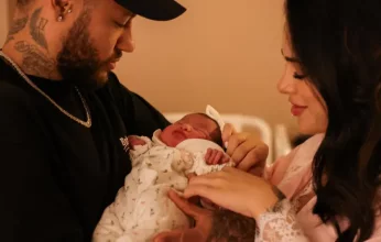 نيمار يشارك جمهوره صورا لمولودته الجديدة