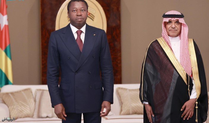 السفير الدخيل يقدم أوراق اعتماده سفيراً غير مقيم لرئيس جمهورية التوغو السفير الدخيل يقدم أوراق اعتماده سفيراً غير مقيم لرئيس جمهورية التوغو