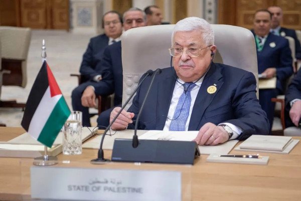 الرئيس عباس: لن نرحل وسنبقى في أرضنا الرئيس عباس: لن نرحل وسنبقى في أرضنا