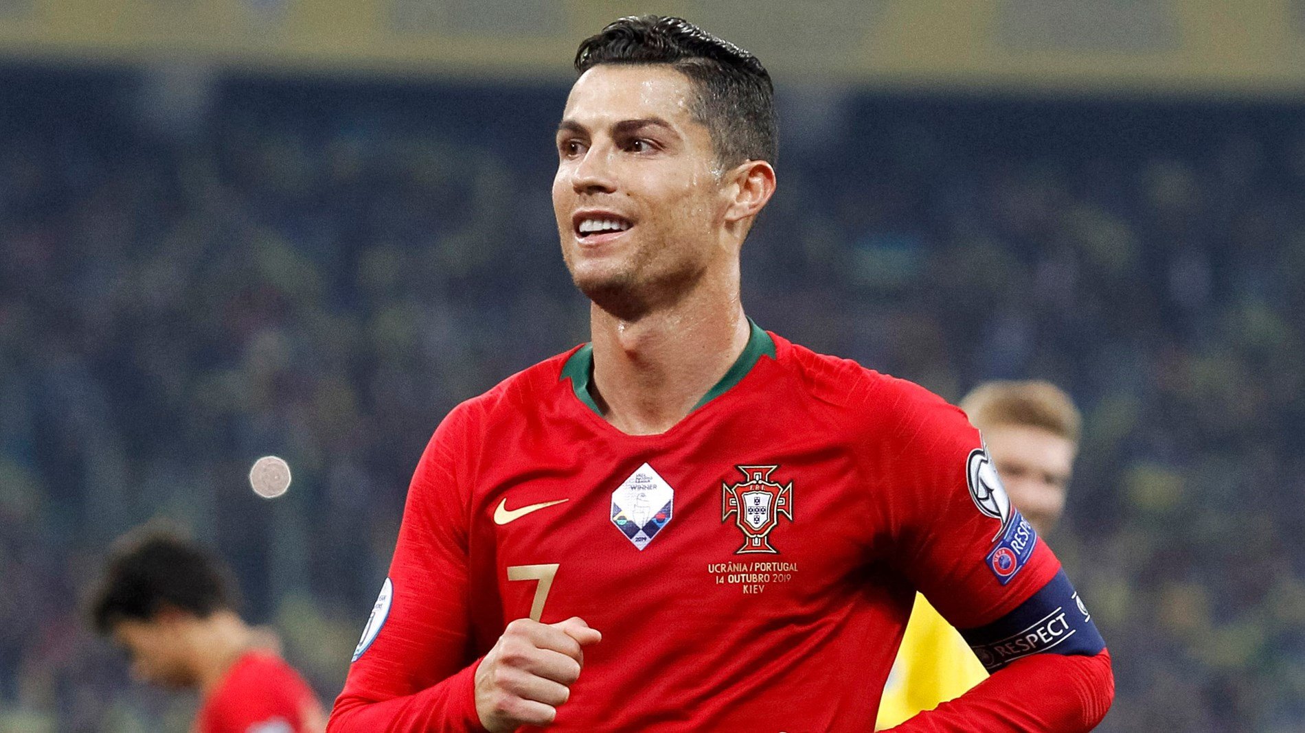 بسبب ما فعله.. رونالدو يشعل مواقع التواصل الاجتماعي بسبب ما فعله.. رونالدو يشعل مواقع التواصل الاجتماعي
