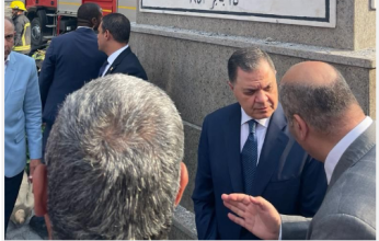 وزير الداخلية المصري يتفقد موقع حادث حريق مديرية أمن الإسماعيلية