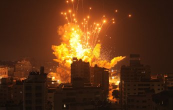 ليلة مروعة في غزة: ضحايا بالعشرات في غارات جديدة