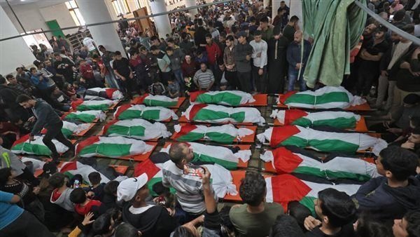 غزة: 10 آلاف شهيد يرسمون لوحة كارثية في وجه العدوان الإسرائيلي غزة: 10 آلاف شهيد يرسمون لوحة كارثية في وجه العدوان الإسرائيلي