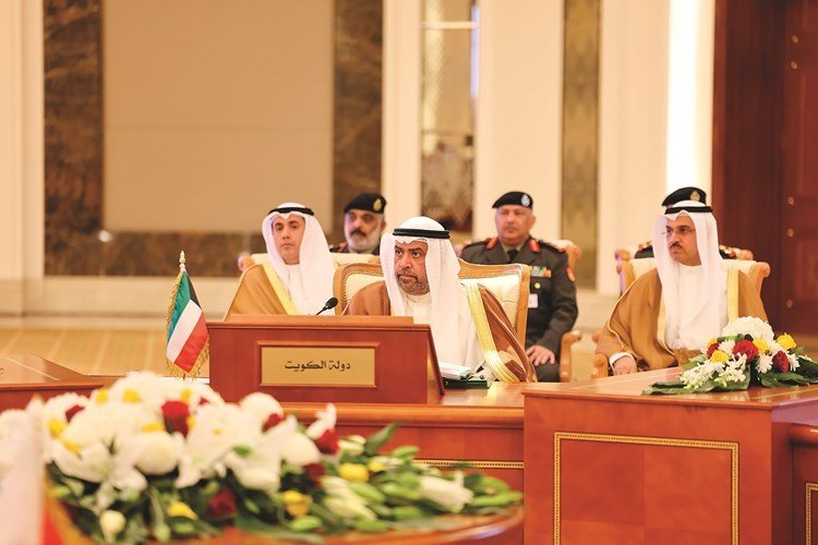وزير الدفاع الكويتي يشارك في اجتماع مجلس الدفاع لدول الخليج ويدين العدوان الإسرائيلي على الفلسطينيين وزير الدفاع الكويتي يشارك في اجتماع مجلس الدفاع لدول الخليج ويدين العدوان الإسرائيلي على الفلسطينيين