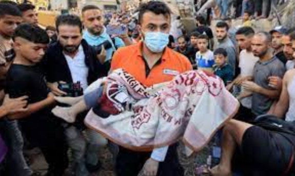 الفاخورة تتحول إلى مأوى الموت: قصف إسرائيلي يخلِّف أكثر من مئتي شهيد في مدرسة الأونروا الفاخورة تتحول إلى مأوى الموت: قصف إسرائيلي يخلِّف أكثر من مئتي شهيد في مدرسة الأونروا