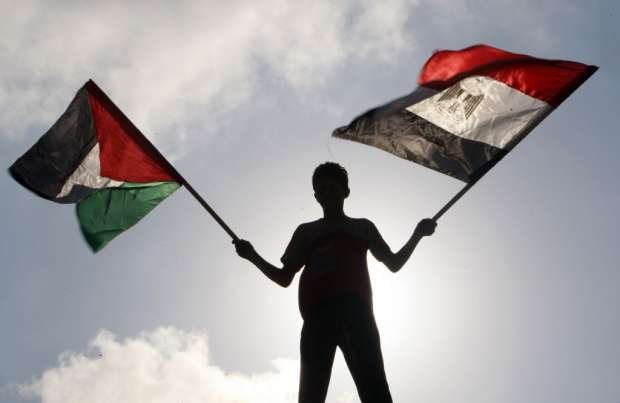 مصر ترحب بقرار مجلس الأمن حول غزة وتشدد على فورية تنفيذه مصر ترحب بقرار مجلس الأمن حول غزة وتشدد على فورية تنفيذه